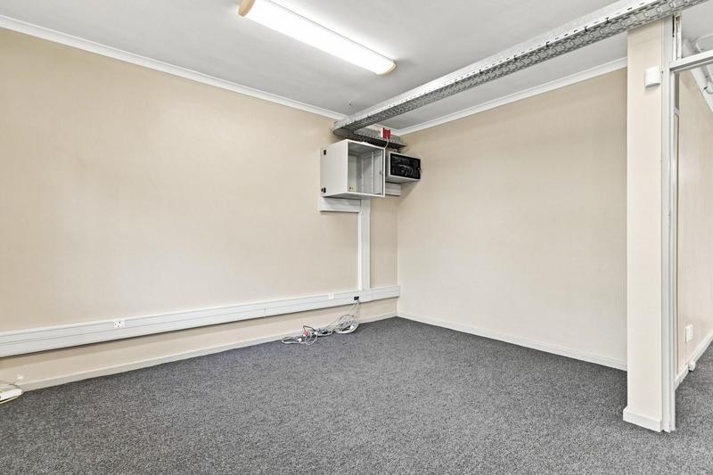 To Let Commercial Property for Rent in Pinelands Western Cape